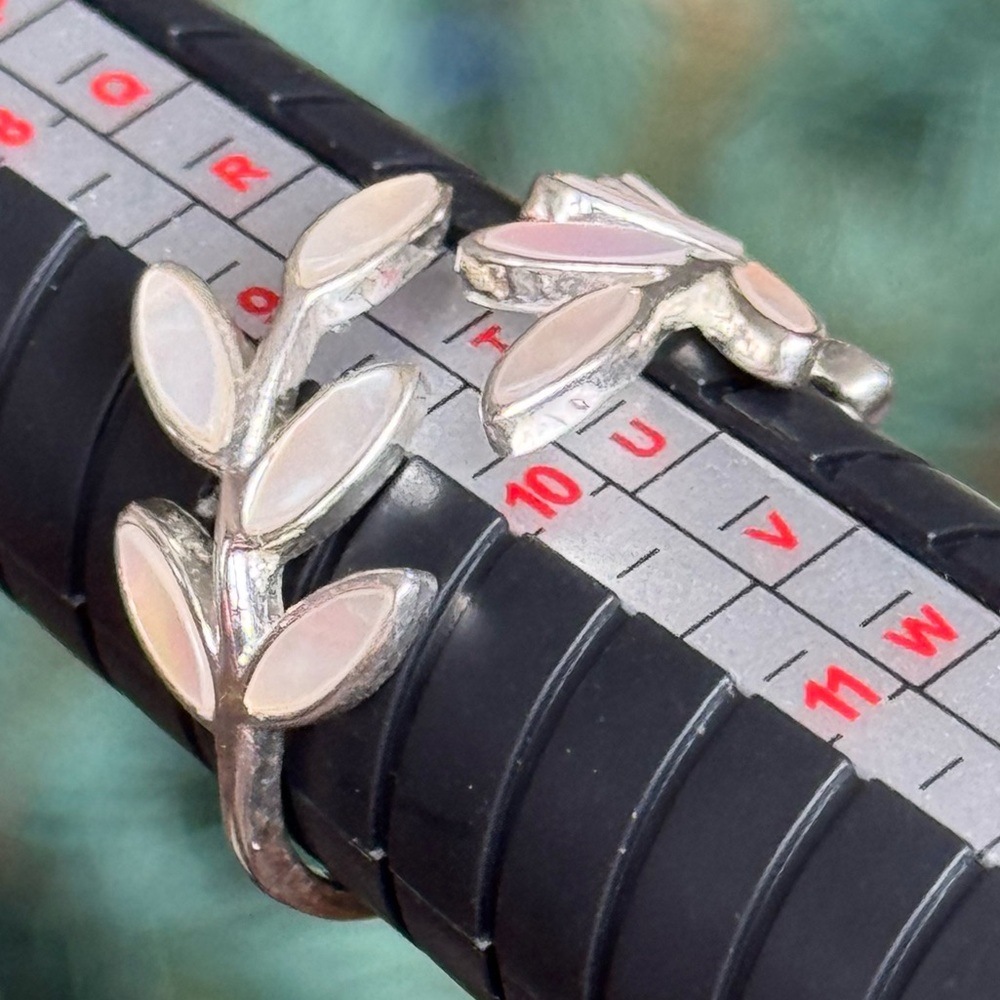 Silver Leaf Mother of Pearl Adjustable Ring 9.5